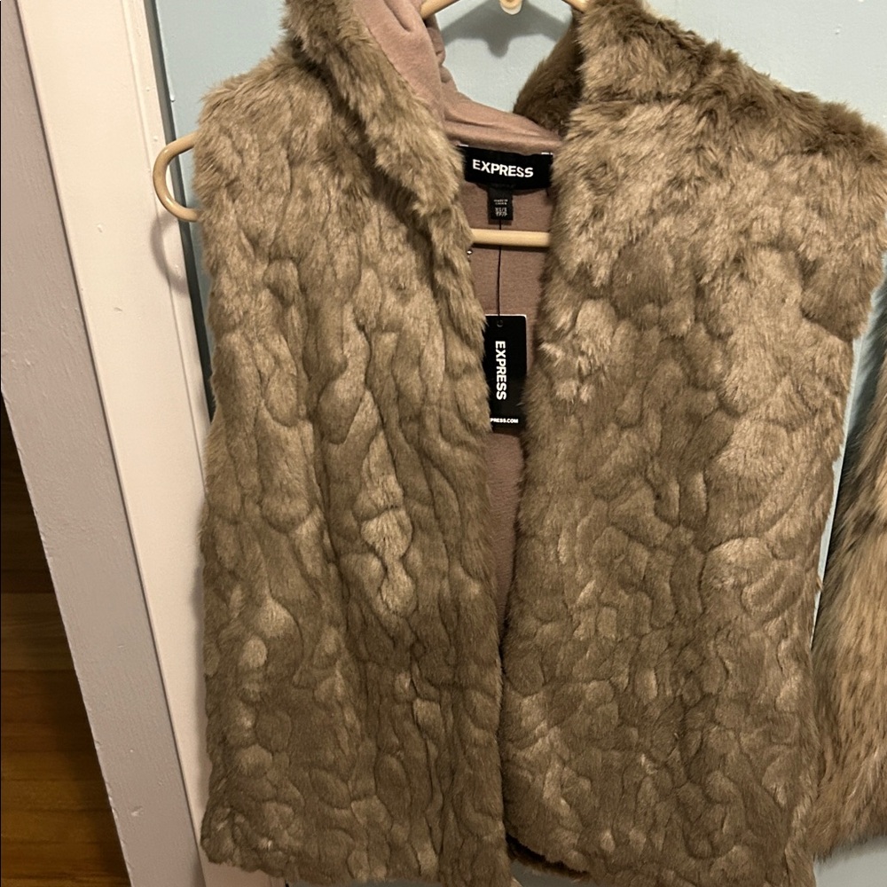 Express Faux Fur Vest in Taupe